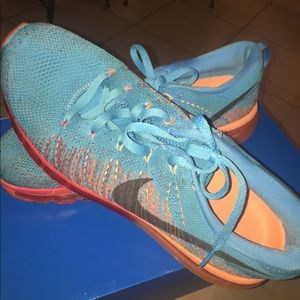 Nike Flyknit Max